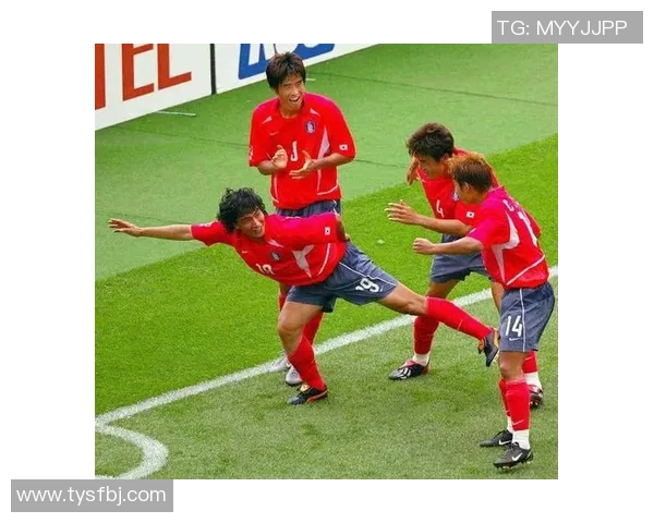 韩国长发足球球星引领潮流与实力并存的场上风采